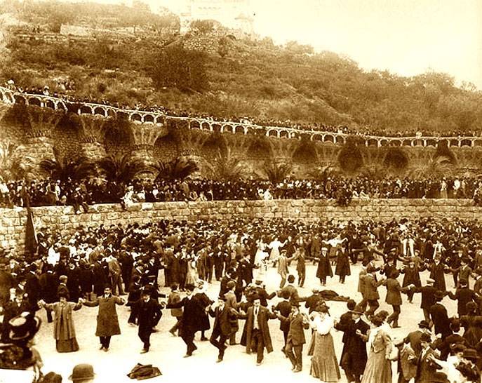 Parc Güell storia e segreti foto bianco e nero