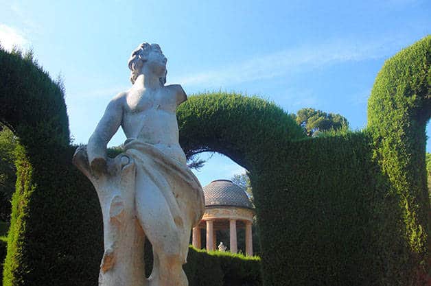 parco del labirinto di Horta statua