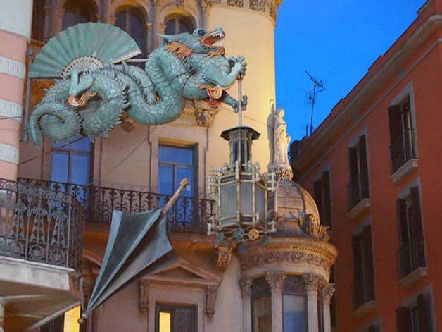 drago e ombrello sulle Ramblas: aneddoti su Barcellona