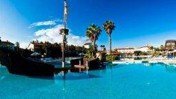 hotel Port Aventura piscina palmier
