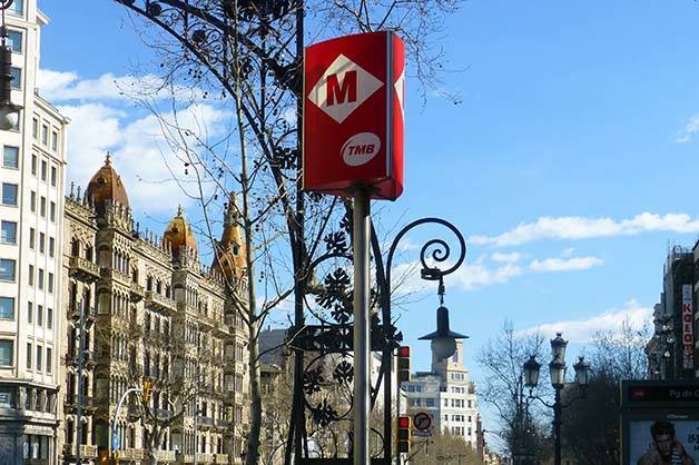 metro di Barcellona insegna