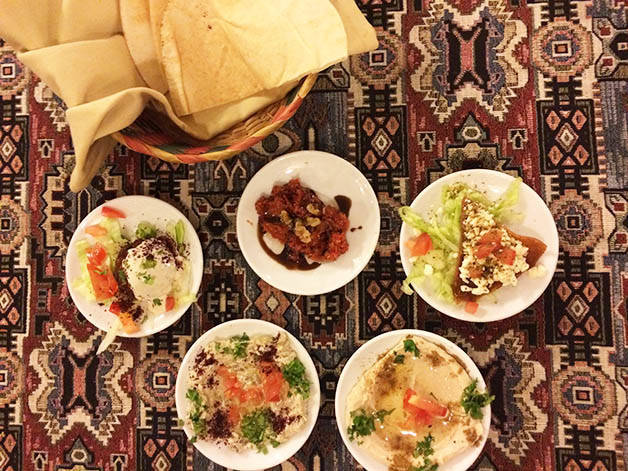 Mangiare halal a Barcellona: viaggio culinario nel mondo indo-arabo