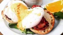 brunch Avenue uova alla benedict