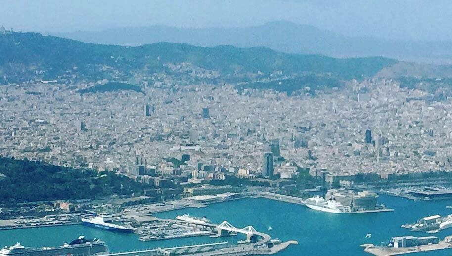 Barcellona vista dall'aereo